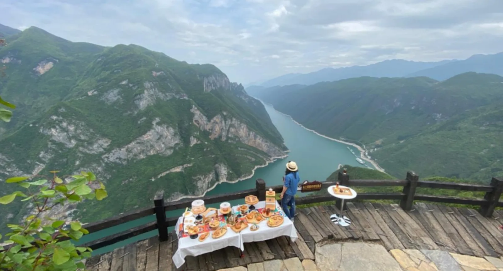 champagne reception yangtze river cruise