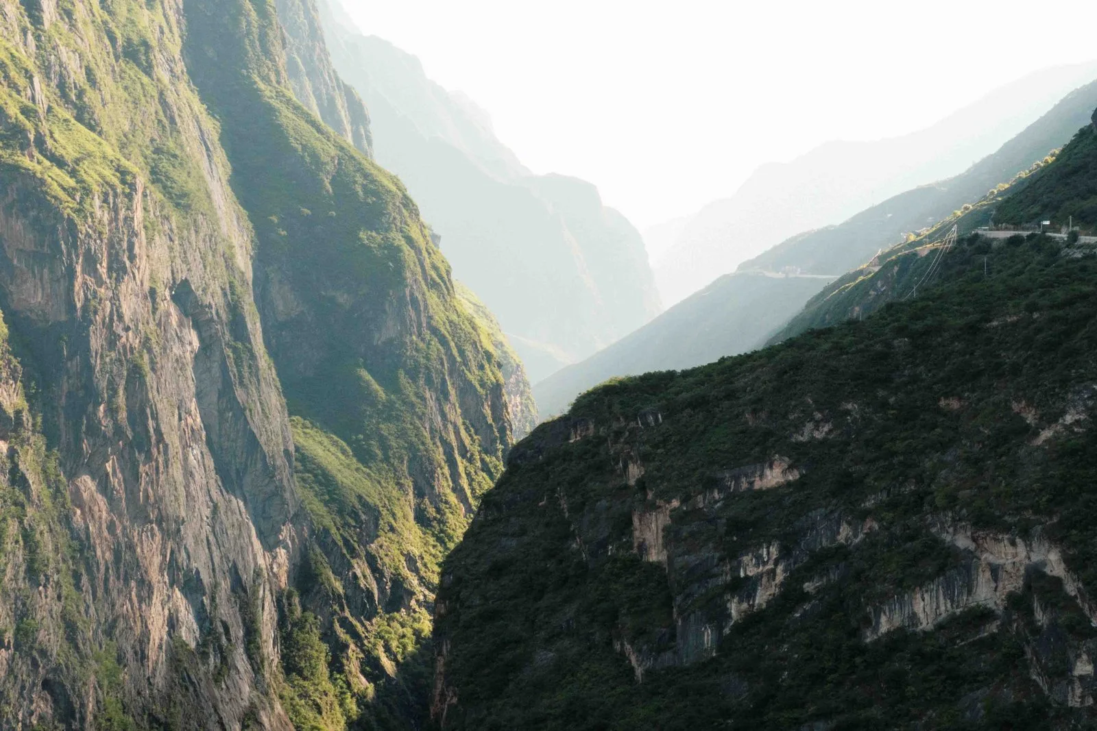 tiger leaping gorge shangri-la china