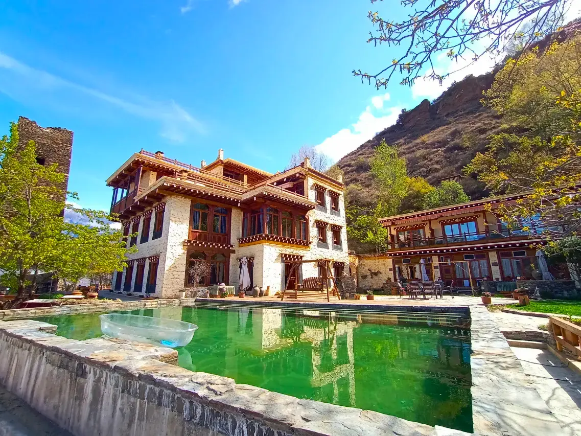 Danba Han'e Manor