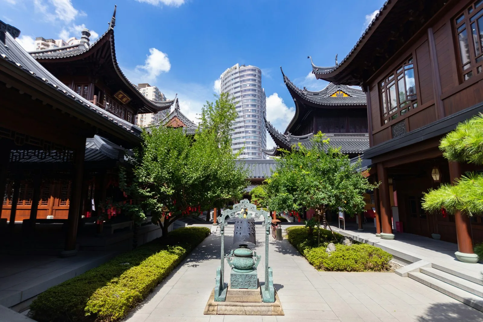 shanghai jade buddha temple china