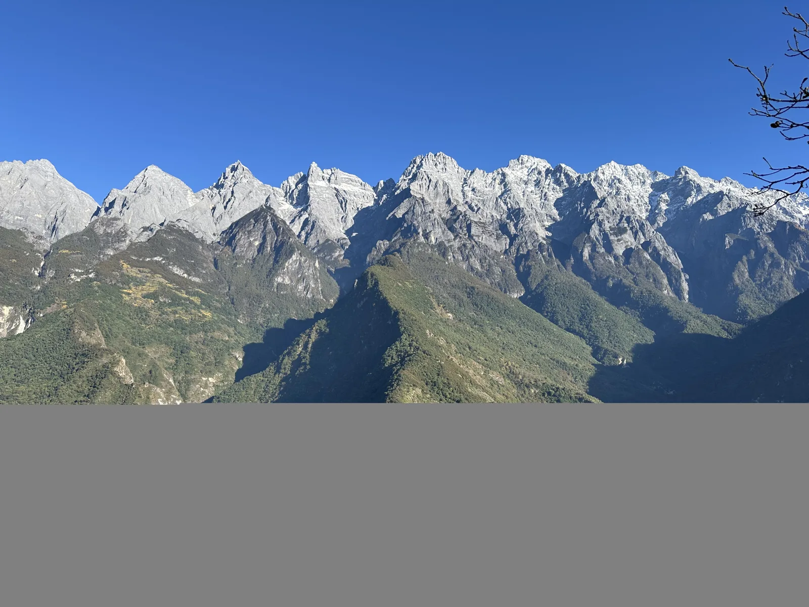 yulong snow mountain tiger leaping gorge yunnan china